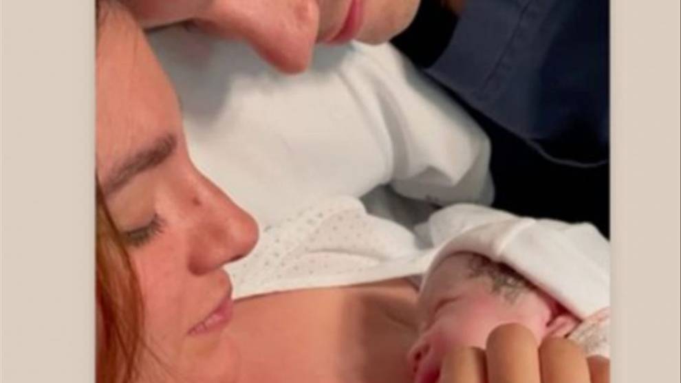 Maverick Viñales presenta a su hija Nina