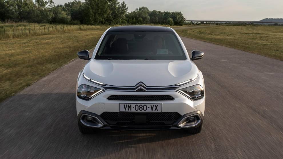 El Citroën C4X vence en la votación de enero del Coche del Año de los Lectores