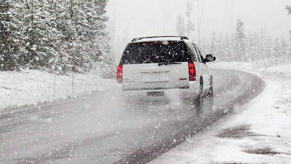 Consejos para conducir con seguridad durante una tormenta o una nevada