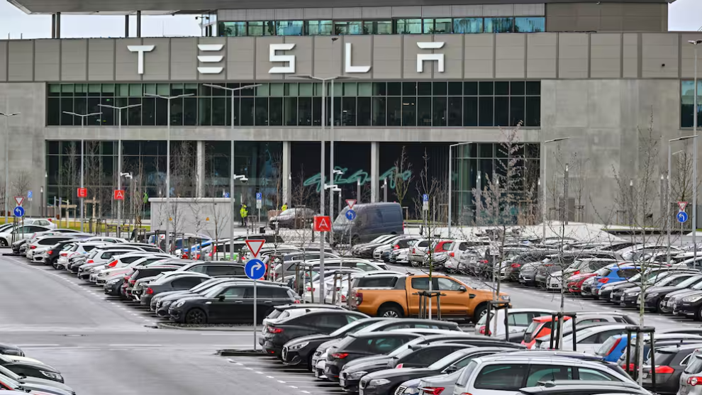Tesla para su producción en Berlín por un incendio provocado por ecologistas