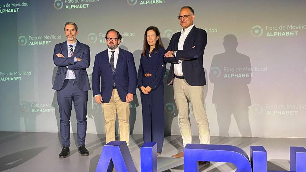 Francisco Camas, Luis Miguel Torres, Alicia Gálvez y Alberto Copado durante el Foro de Movilidad de Alphabet 2024