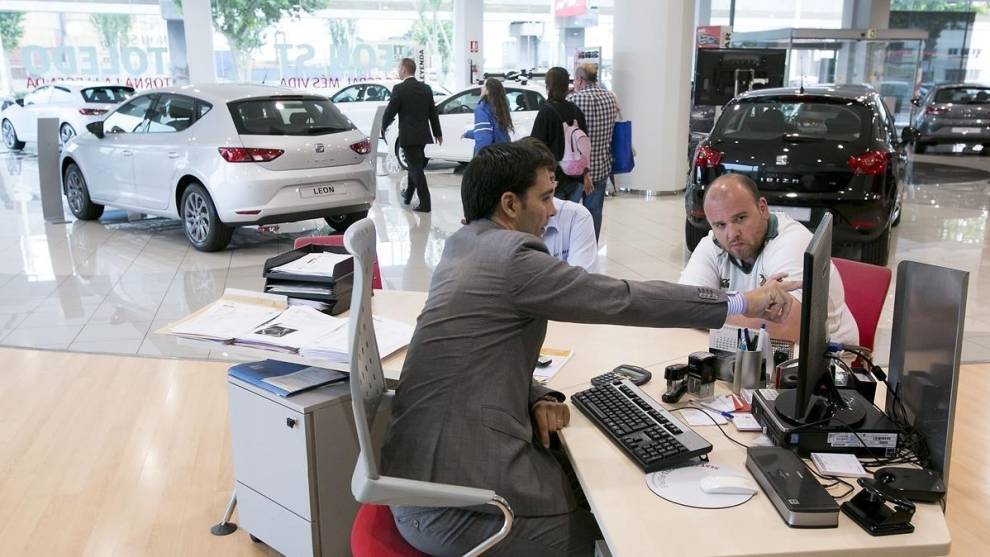 El mercado automovilístico español cae un 13,5%