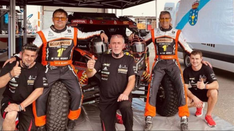 Un piloto y un copiloto se acusan mutuamente de abandono en mitad del Dakar