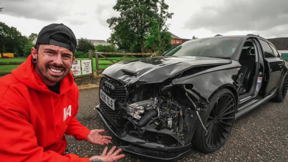 El youtuber que hace magia con coches destrozados