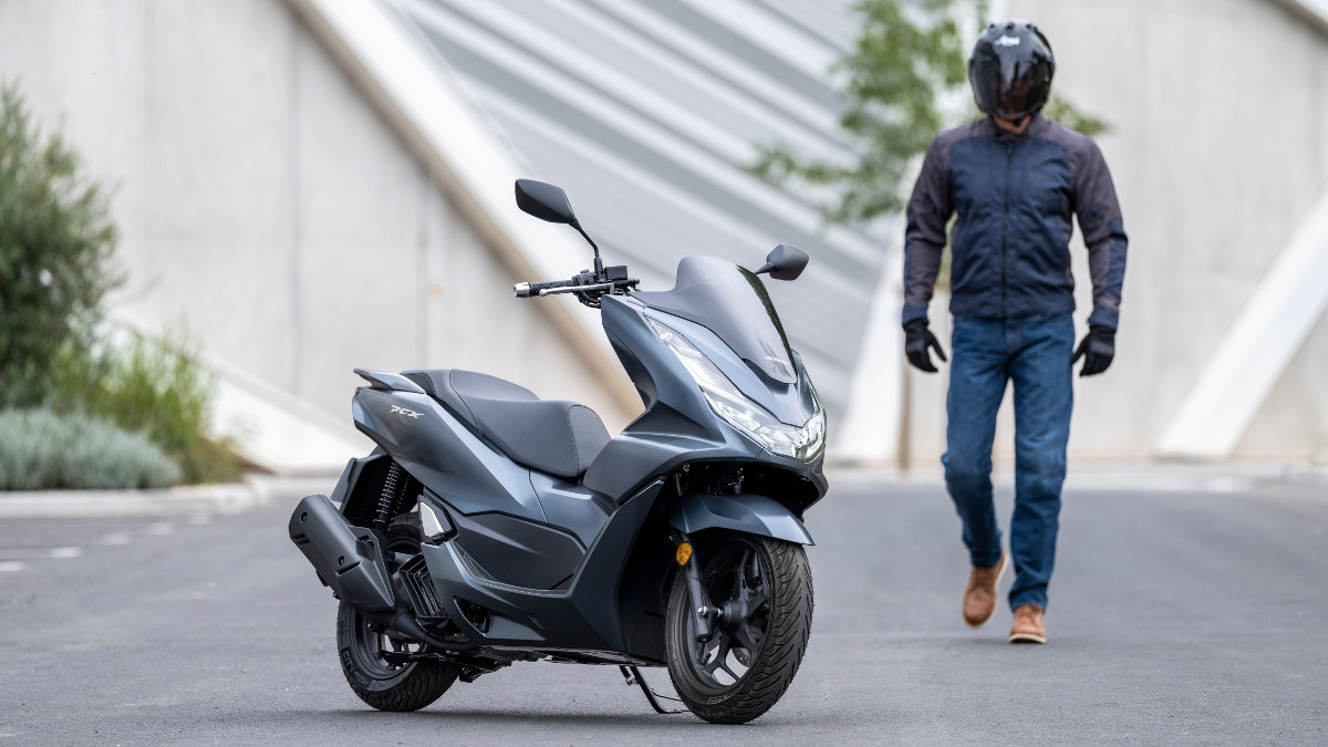 Honda PCX 125, la moto más vendida abril de 2022 en España