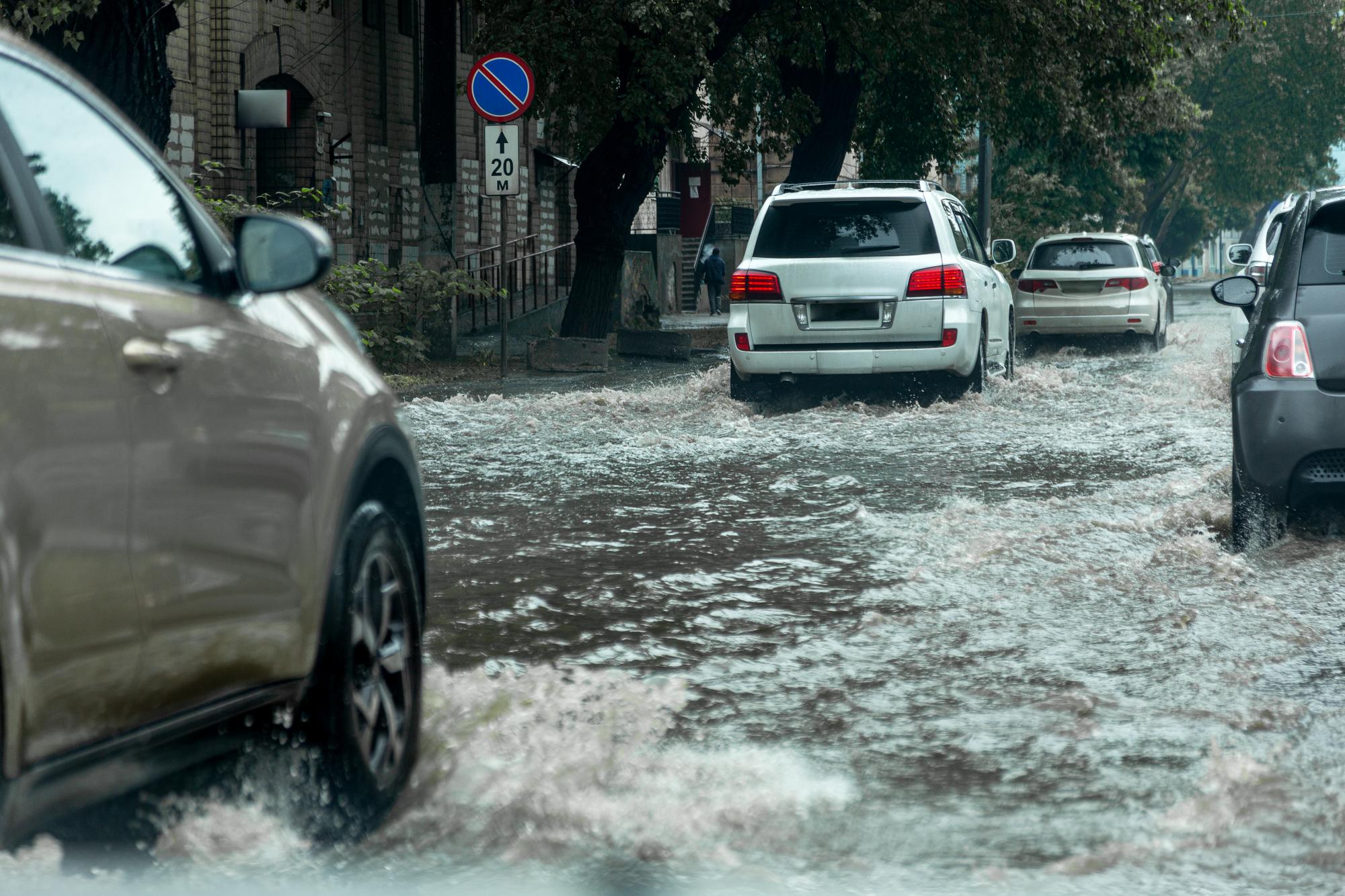 Esto Es Todo Lo Que Debes Revisar En Tu Coche Tras Los Efectos De Una DANA